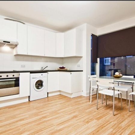Private Room Close To Leeds University And City Centre Extérieur photo