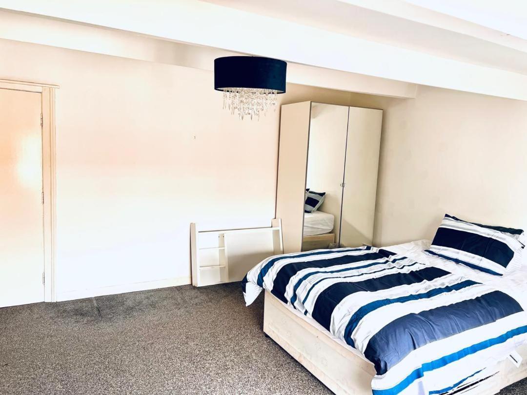 Private Room Close To Leeds University And City Centre Extérieur photo