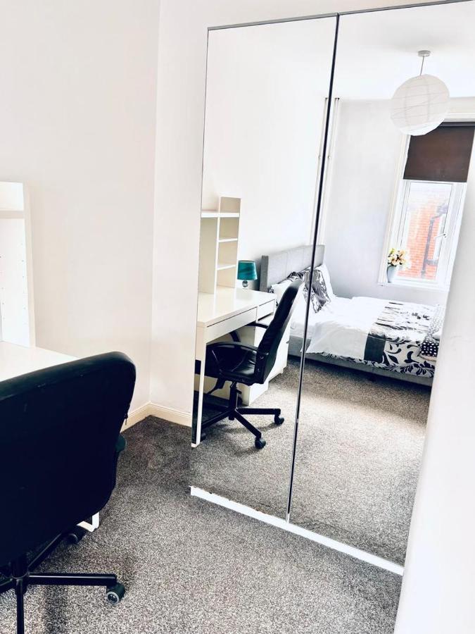 Private Room Close To Leeds University And City Centre Extérieur photo