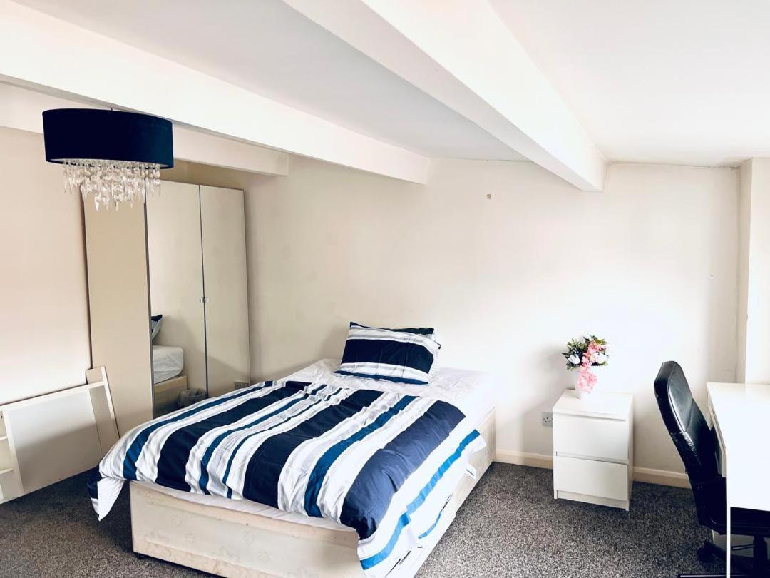 Private Room Close To Leeds University And City Centre Extérieur photo