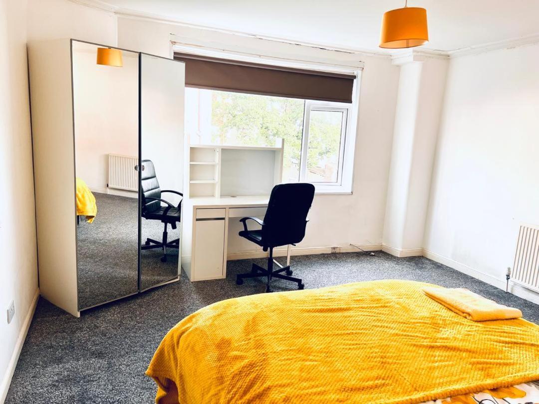 Private Room Close To Leeds University And City Centre Extérieur photo