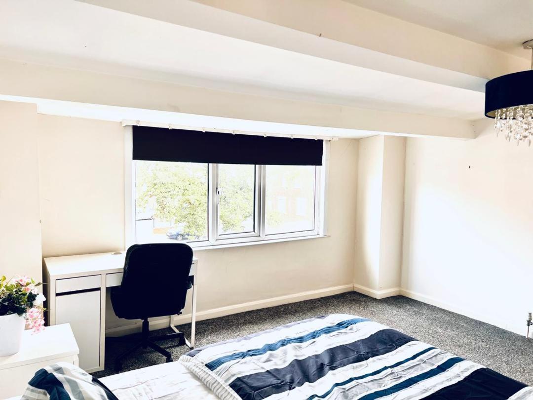 Private Room Close To Leeds University And City Centre Extérieur photo